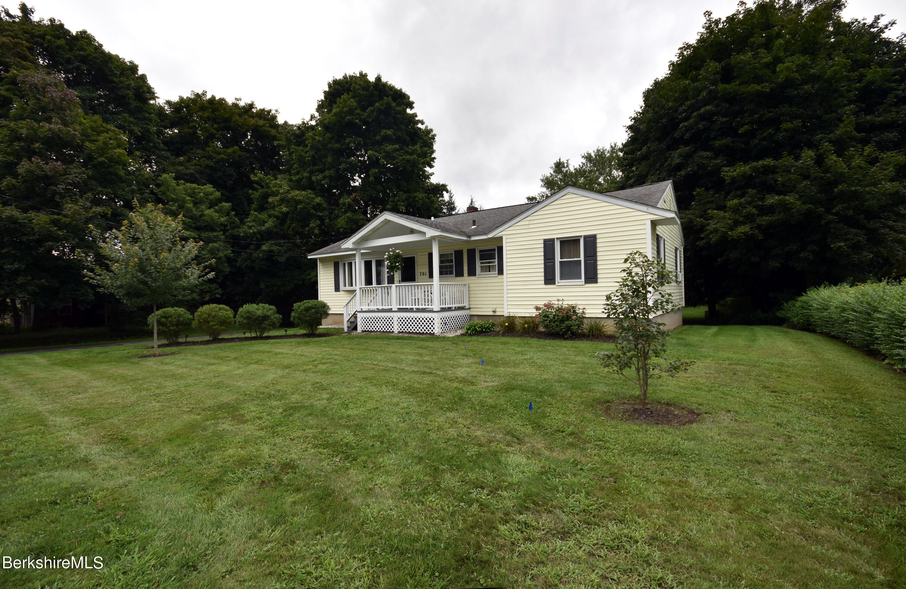 701 Simonds Road Williamstown, MA 01267 - Photo 4 of 54 Exterior