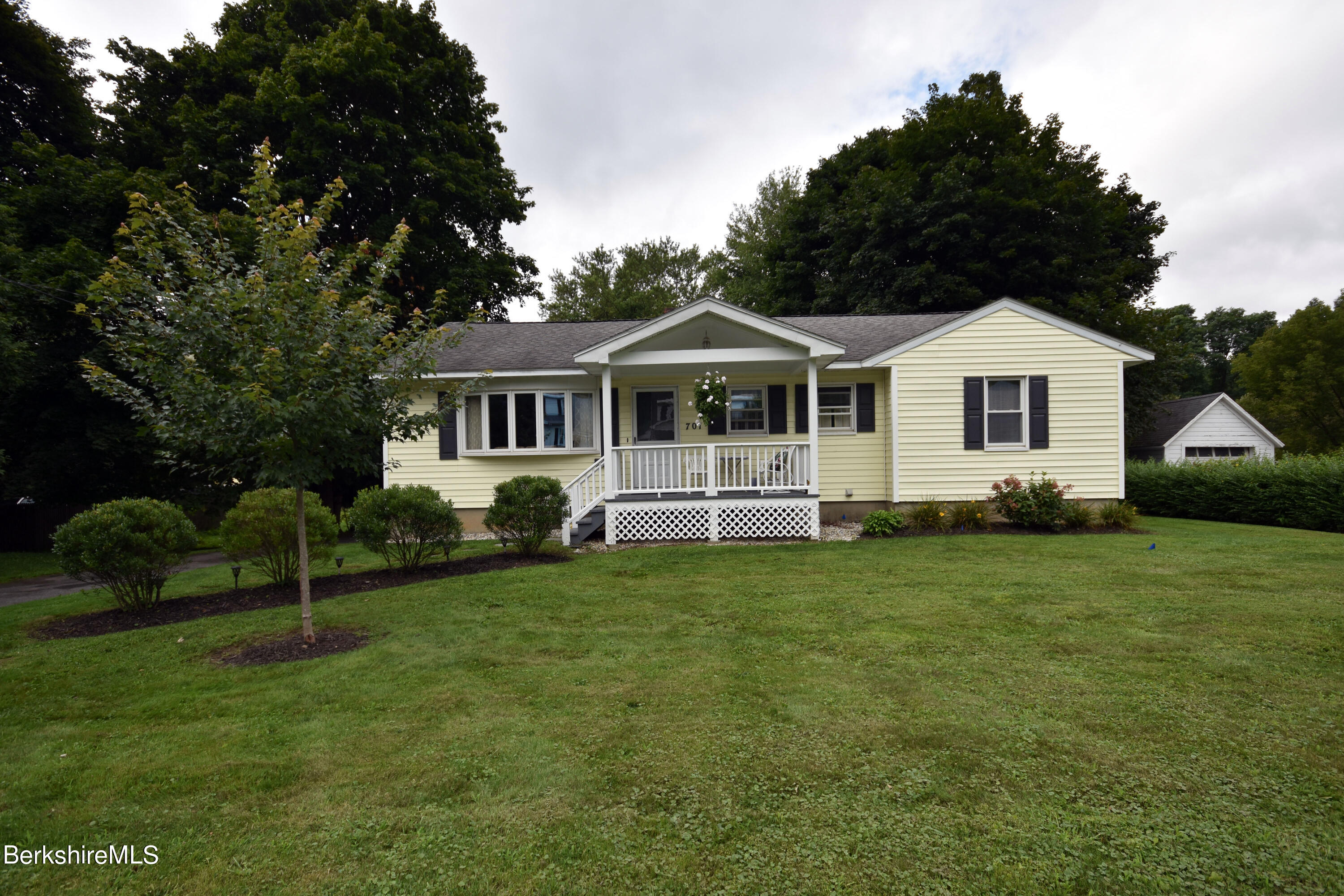 701 Simonds Road Williamstown, MA 01267 - Photo 5 of 54 Exterior