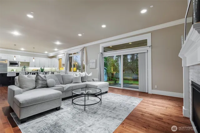 $8,000 | 4017 139th Avenue Southeast, Bellevue, WA 98006