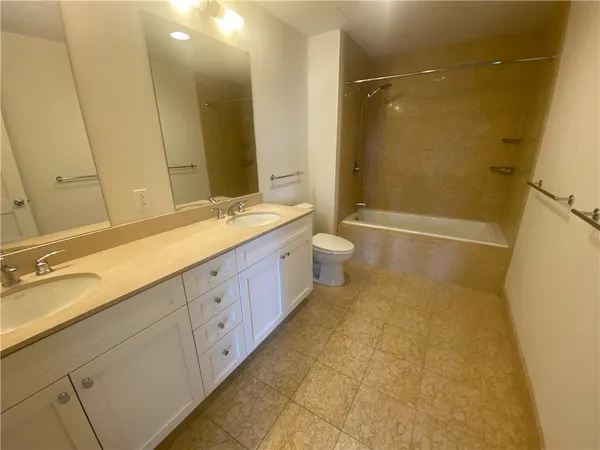 $3,700 | 100 Exchange Street, Unit 1402, Providence, RI 02903