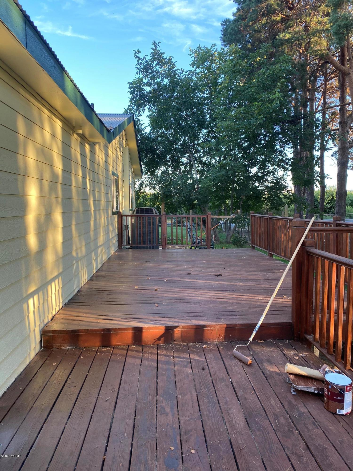 1331 Mountainview Road Grandview, WA 98930 - Photo 8 of 31 a view of outdoor space with deck and wooden floor