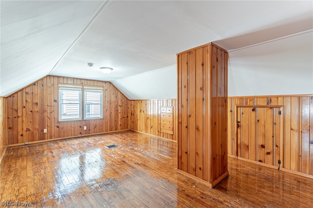 4357 Ingleside Road Cleveland, OH 44128 - Photo 14 of 25 Gallery Image 14