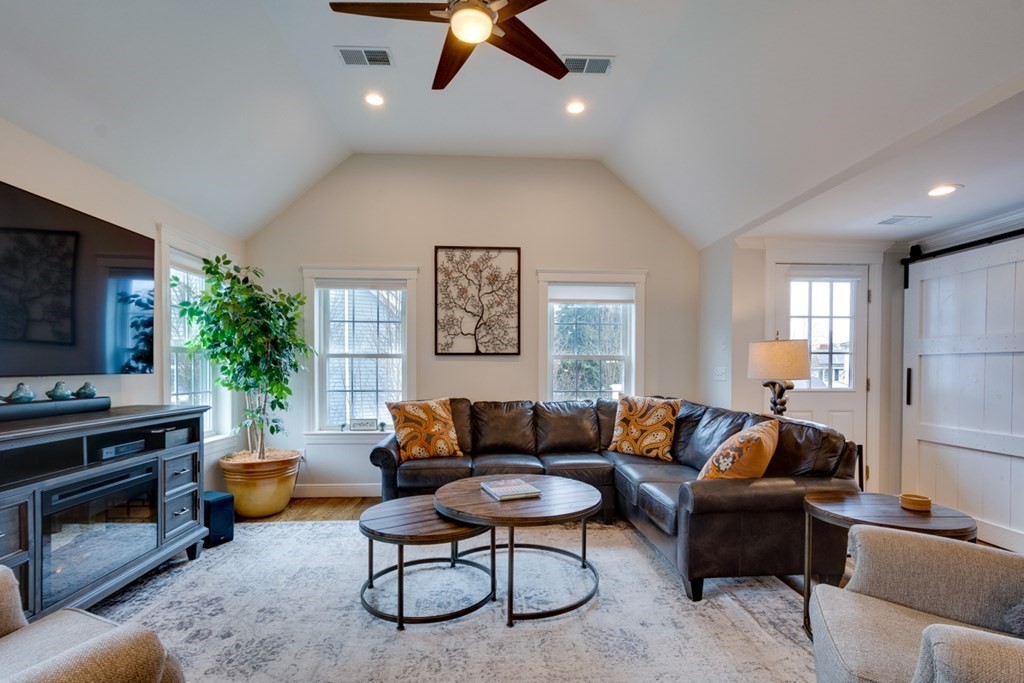 8 Whiting Way Needham, MA 02492 - Photo 15 of 41 Gallery Image 15