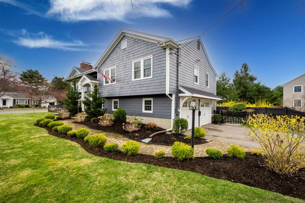 8 Whiting Way Needham, MA 02492 - Photo 3 of 41 Gallery Image 3
