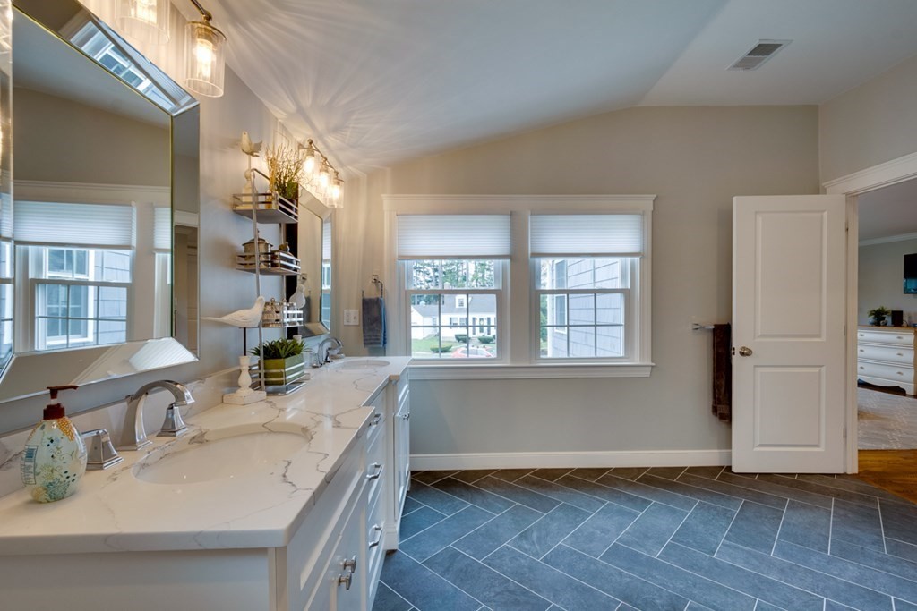 8 Whiting Way Needham, MA 02492 - Photo 31 of 41 Gallery Image 31