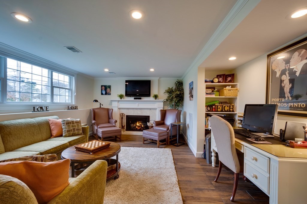 8 Whiting Way Needham, MA 02492 - Photo 32 of 41 Gallery Image 32