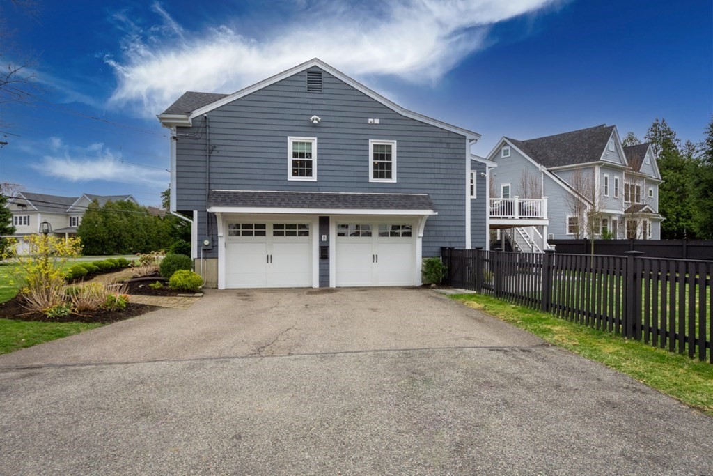 8 Whiting Way Needham, MA 02492 - Photo 4 of 41 Gallery Image 4