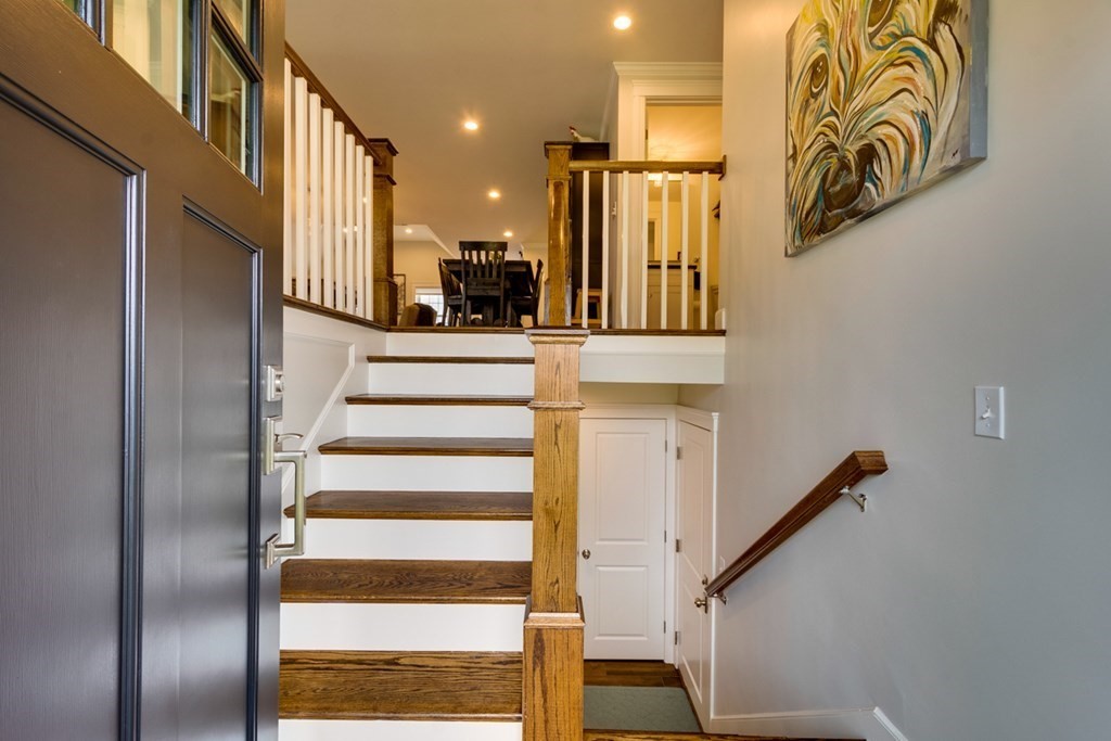 8 Whiting Way Needham, MA 02492 - Photo 6 of 41 Gallery Image 6