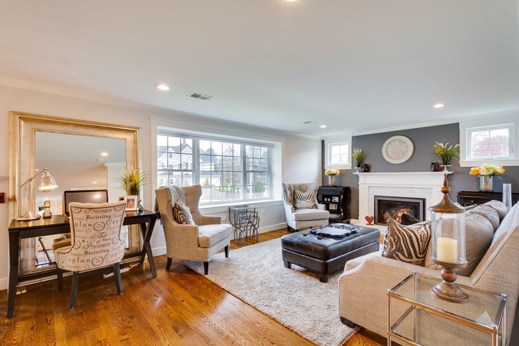 8 Whiting Way Needham, MA 02492 - Photo 8 of 41 Gallery Image 8