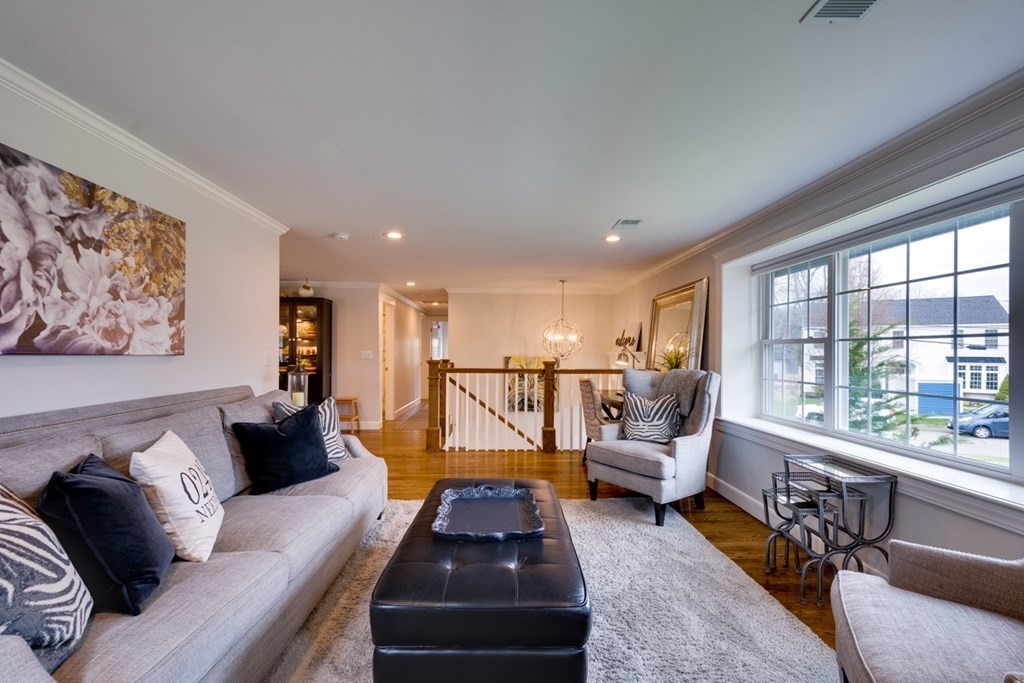 8 Whiting Way Needham, MA 02492 - Photo 9 of 41 Gallery Image 9