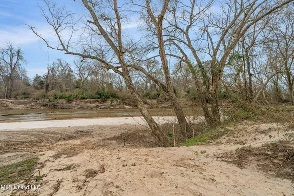 $649,000 | Undisclosed Address, Hattiesburg, MS 39402