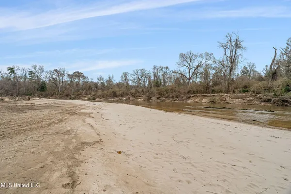 $649,000 | Undisclosed Address, Hattiesburg, MS 39402