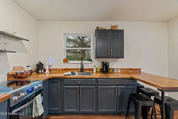 $649,000 | Undisclosed Address, Hattiesburg, MS 39402