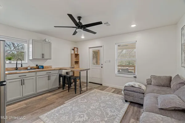 $649,000 | Undisclosed Address, Hattiesburg, MS 39402