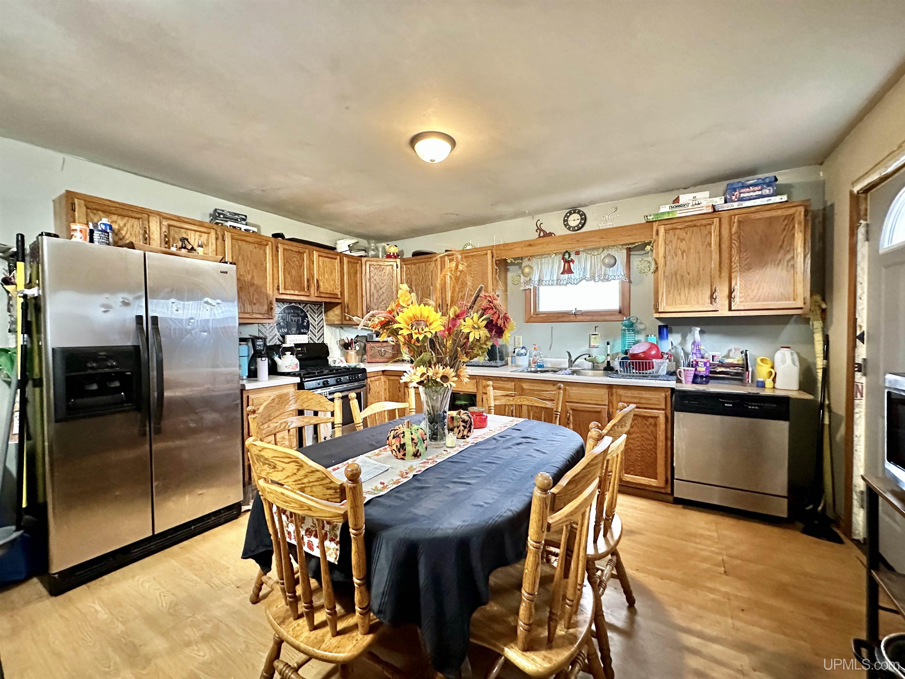 1919 South Lincoln Road Escanaba, MI 49829 - Photo 3 of 27 Gallery Image 3