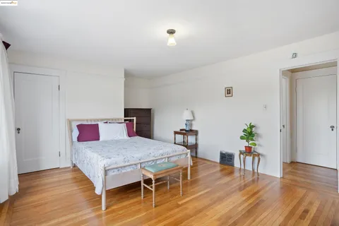 $1,295,000 | 2849 Bryant Street, San Francisco, CA 94110