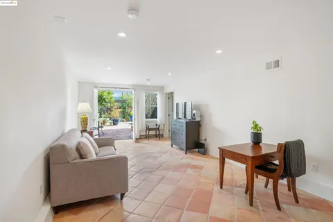 $1,295,000 | 2849 Bryant Street, San Francisco, CA 94110