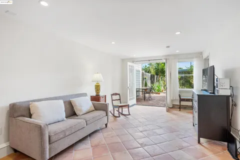 $1,295,000 | 2849 Bryant Street, San Francisco, CA 94110