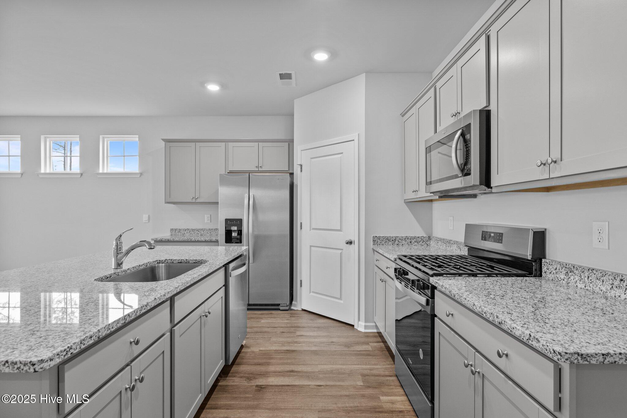 201 Jones Rdg Lane Newport, NC 28570 - Photo 8 of 47