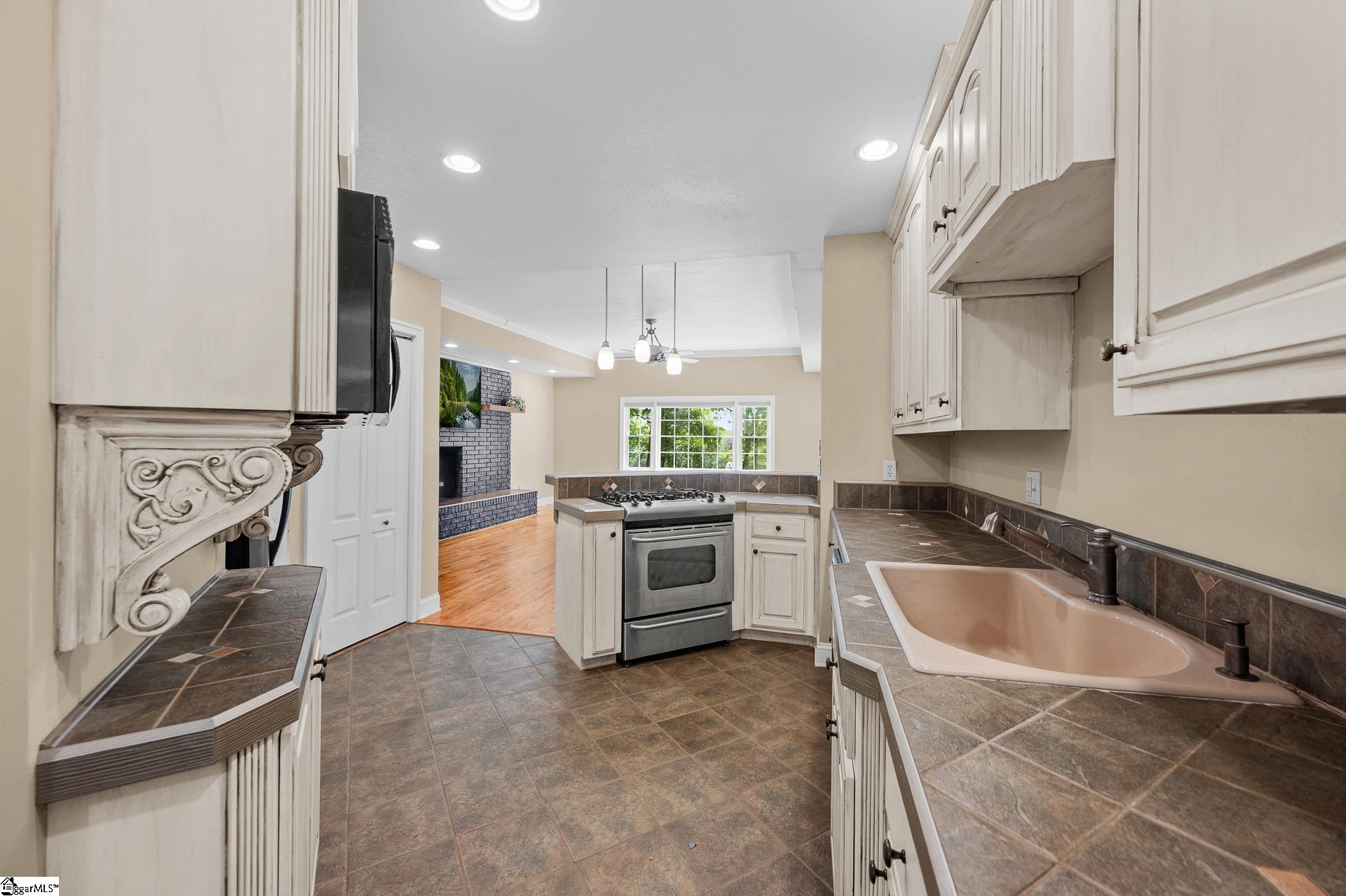 709 West Main Street Pickens, SC 29671 - Photo 12 of 45