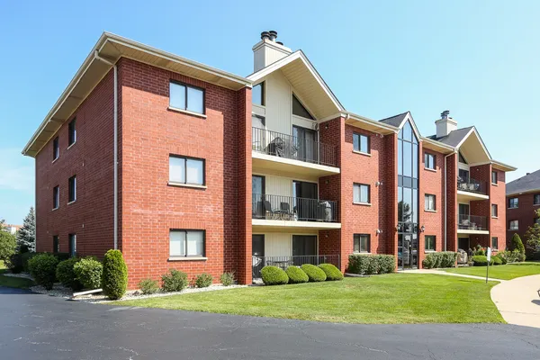 $229,898 | 6612 Martin France Circle, Unit 2C, Tinley Park, IL 60477