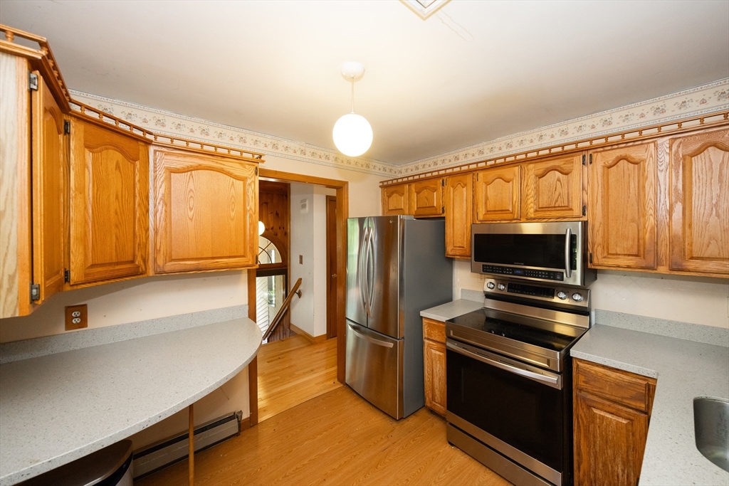 426 Cronin Road Warren, MA 01585 - Photo 8 of 27 Gallery Image 8