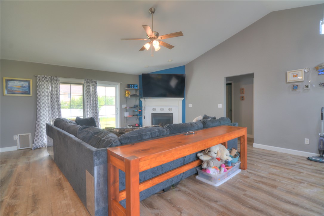 957 West Forsyth Road Forsyth, IL 62535 - Photo 12 of 31