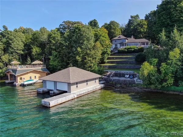 $2,250,000 | 38306 Windward Cliffs Lane, Clayton, NY 13624