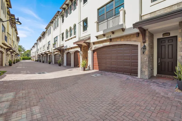 $759,000 | 625 Windward Circle, Boynton Beach, FL 33435