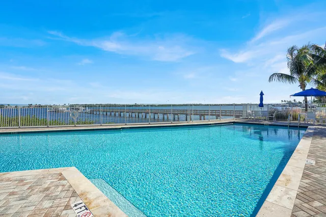 $759,000 | 625 Windward Circle, Boynton Beach, FL 33435