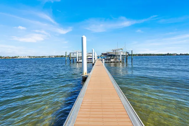 $759,000 | 625 Windward Circle, Boynton Beach, FL 33435