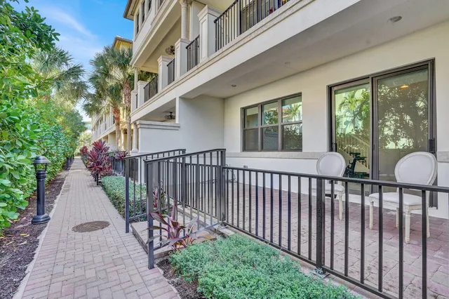 $759,000 | 625 Windward Circle, Boynton Beach, FL 33435