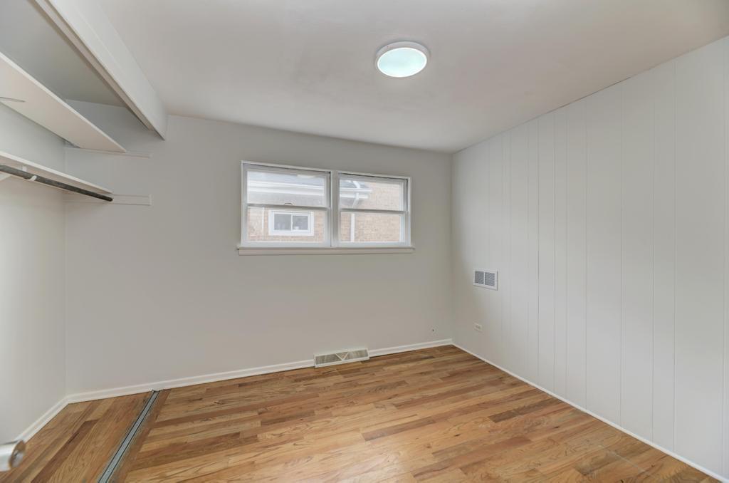 8625 43rd Street Lyons, IL 60534 - Photo 19 of 22 an empty room with a window