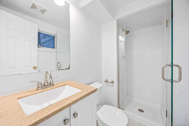 $999,000 | 14 Hilton Court, Hicksville, NY 11801