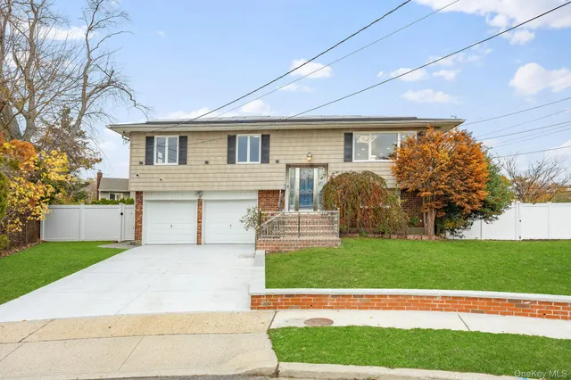 $999,000 | 14 Hilton Court, Hicksville, NY 11801