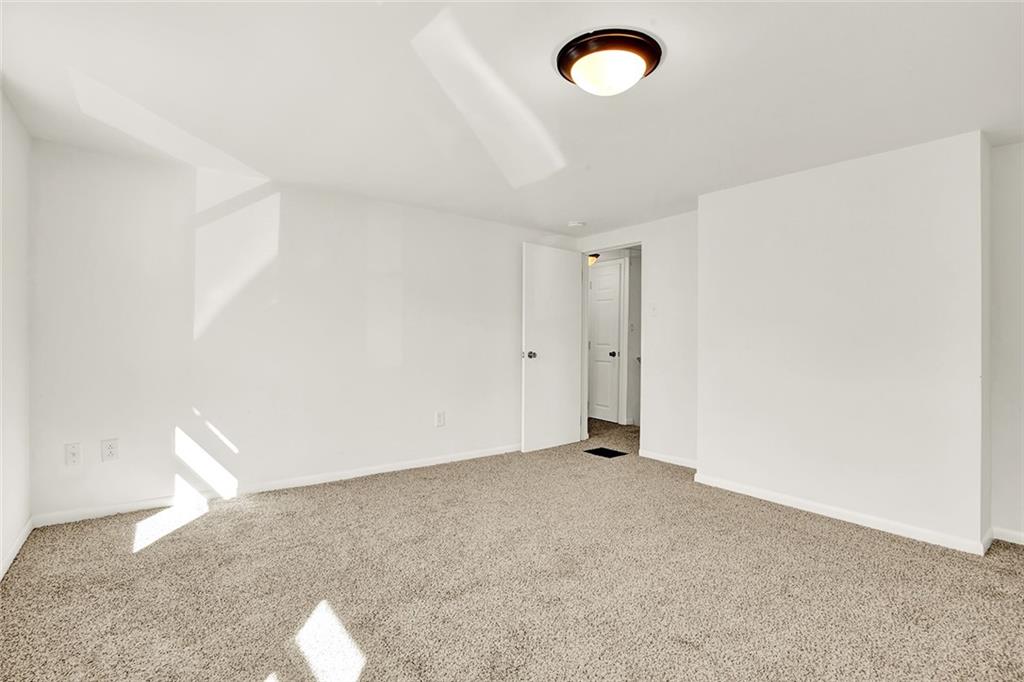20 Oak Street Russellton, PA 15076 - Photo 18 of 31 a view of an empty room