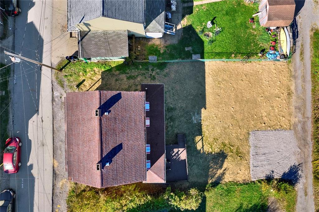 20 Oak Street Russellton, PA 15076 - Photo 5 of 31 an aerial view of a house with a yard swimming pool and outdoor seating