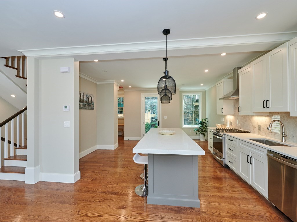 24 Selkirk Road, Unit 3 Boston, MA 02135 - Photo 3 of 30