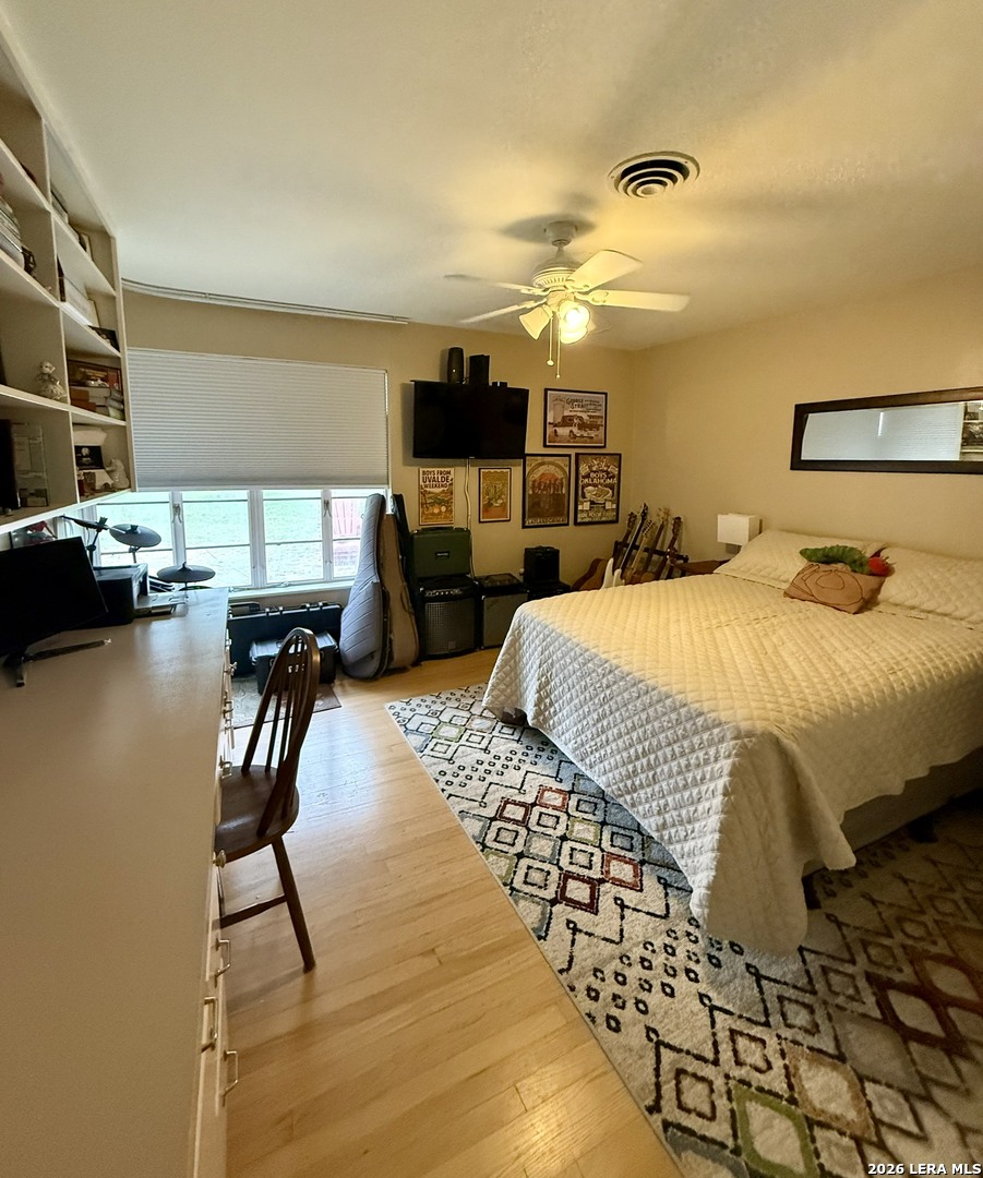 803 Cherry Street Uvalde, TX 78801 - Photo 9 of 17