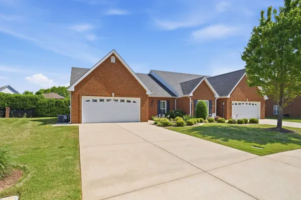 $1,948 | 3342 Berryside Drive, Murfreesboro, TN 37128