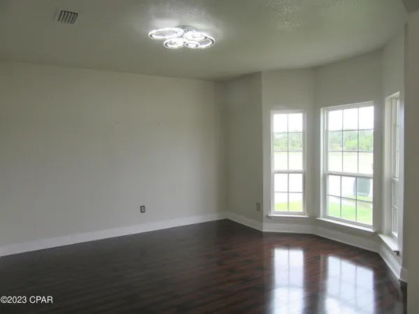 $2,850 | 105 North Shoreview Dr., Panama City, FL 32404