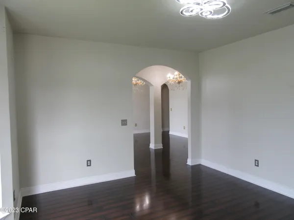 $2,850 | 105 North Shoreview Dr., Panama City, FL 32404