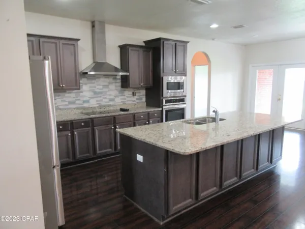 $2,850 | 105 North Shoreview Dr., Panama City, FL 32404