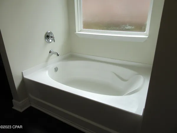 $2,850 | 105 North Shoreview Dr., Panama City, FL 32404