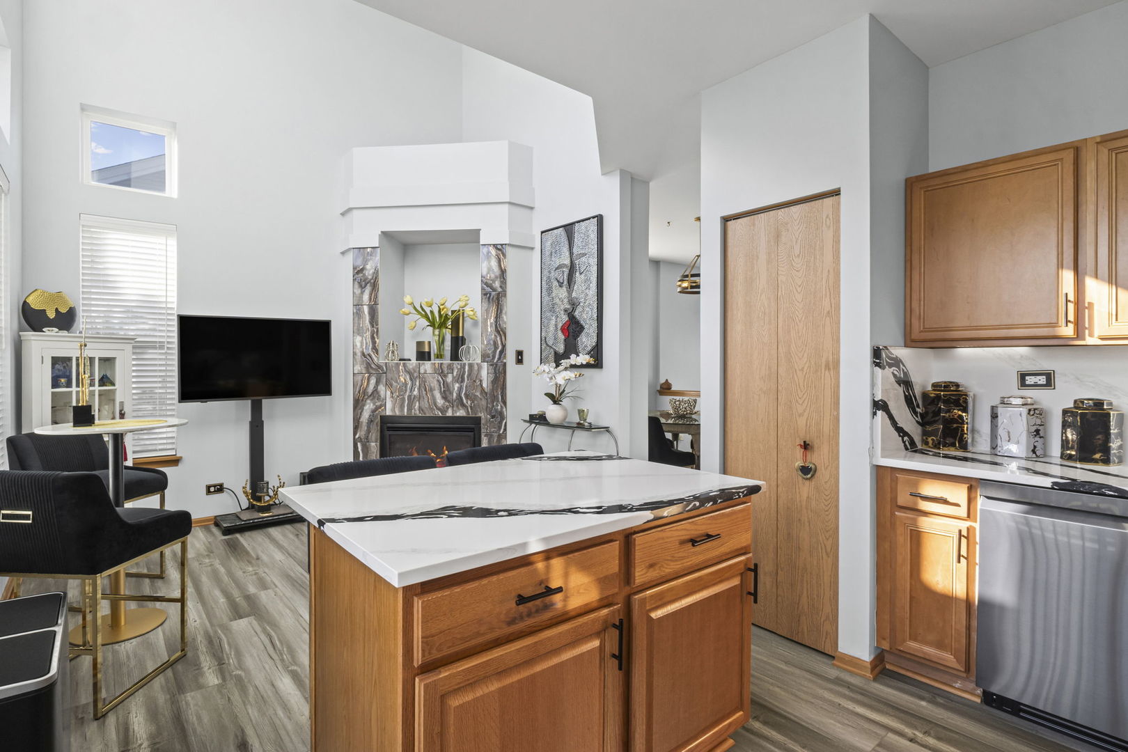 21617 Dogwood Road, Unit 1125 Matteson, IL 60443 - Photo 13 of 33 a kitchen that has a cabinets and a stove