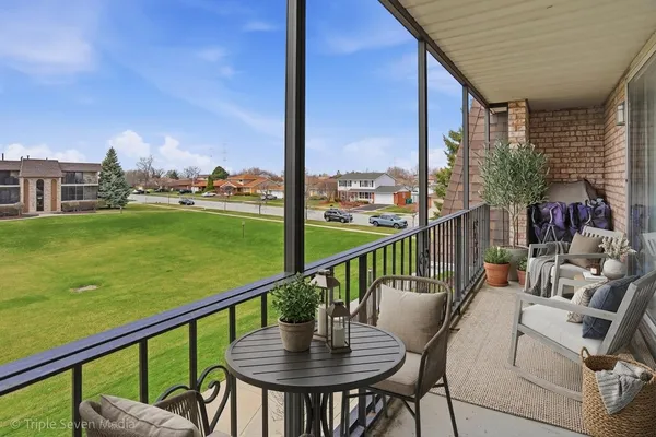 $239,900 | 15700 Brassie Court, Unit 2S, Orland Park, IL 60462