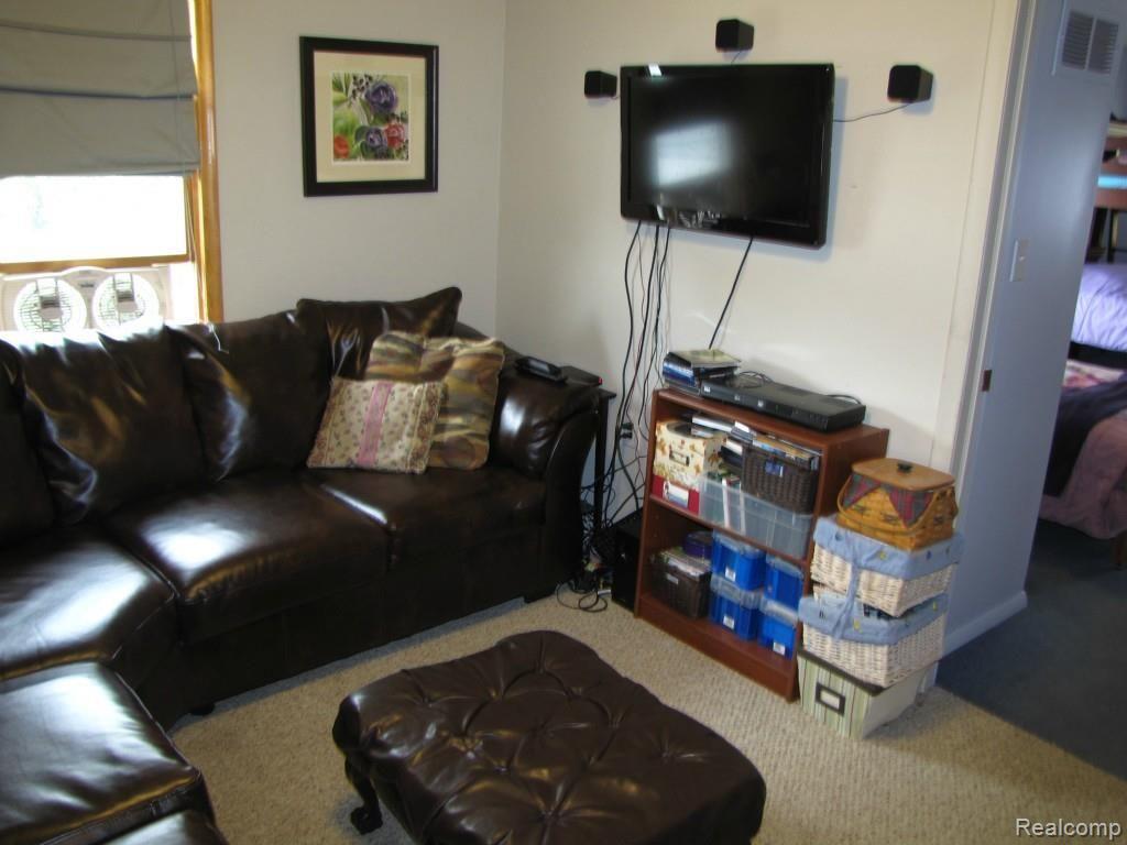 32199 Linderman Avenue Warren, MI 48093 - Photo 23 of 28 2014-08-30 15.47