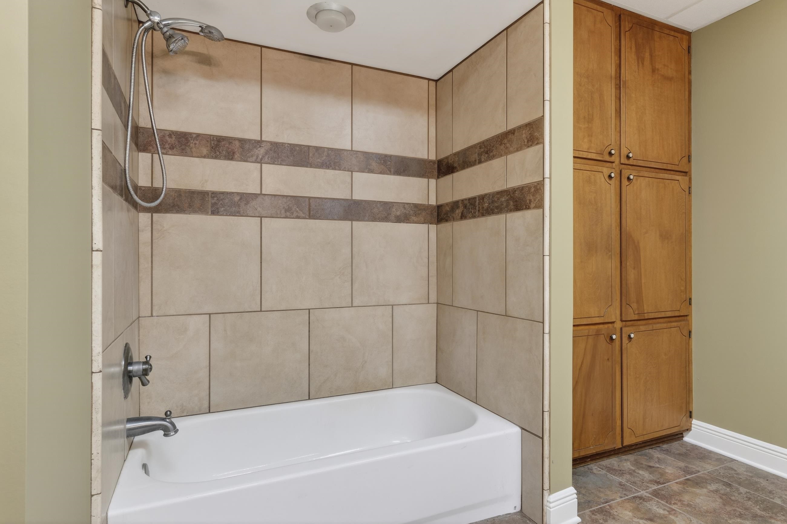 3175 Dawes Lake Road Mobile, AL 36619 - Photo 65 of 92 Bathroom
