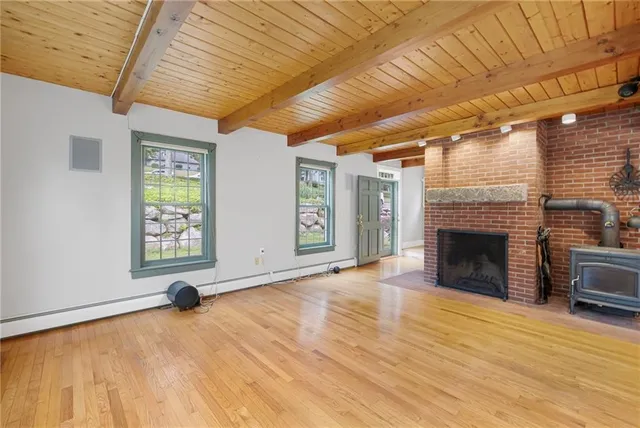 $870,000 | 184 Field Stone Lane, Tiverton, RI 02878