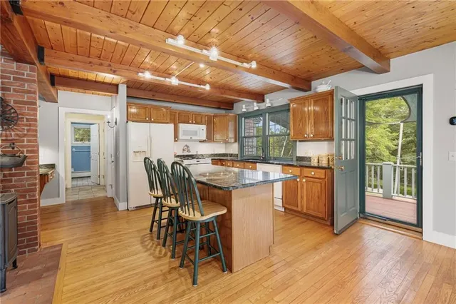 $870,000 | 184 Field Stone Lane, Tiverton, RI 02878